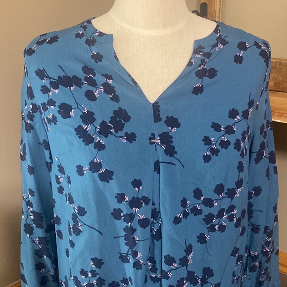 JOULES Rosamund V Neck Woven Top Teal Blossom print size 6 - Picture 4 of 9